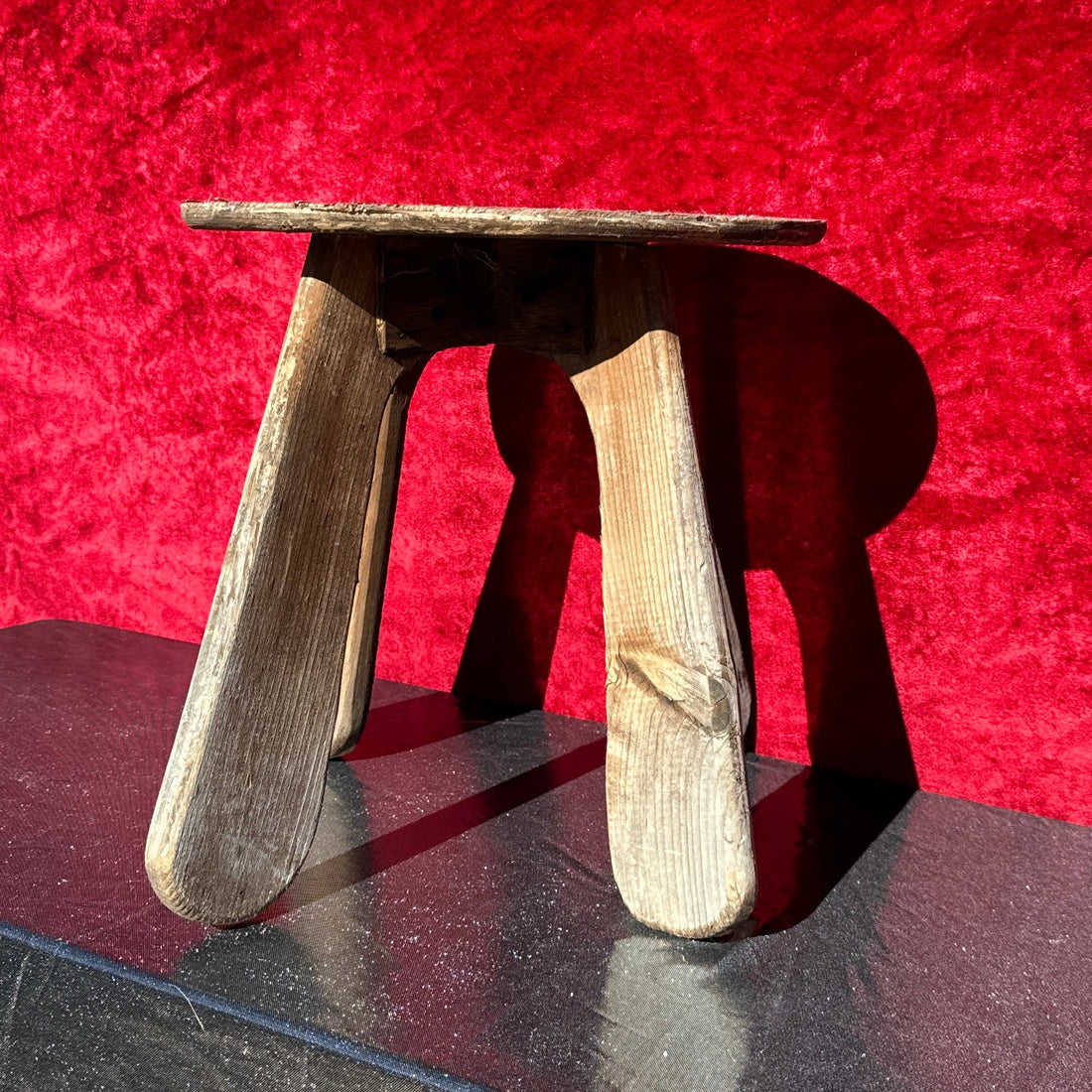 Primitive Pine Stool - Monte Visión