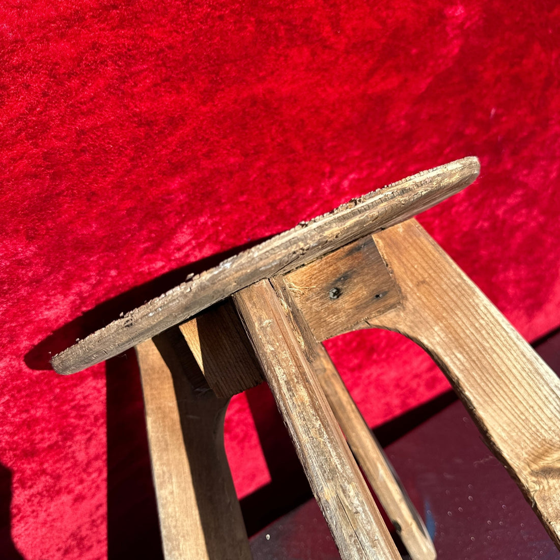 Primitive Pine Stool - Monte Visión