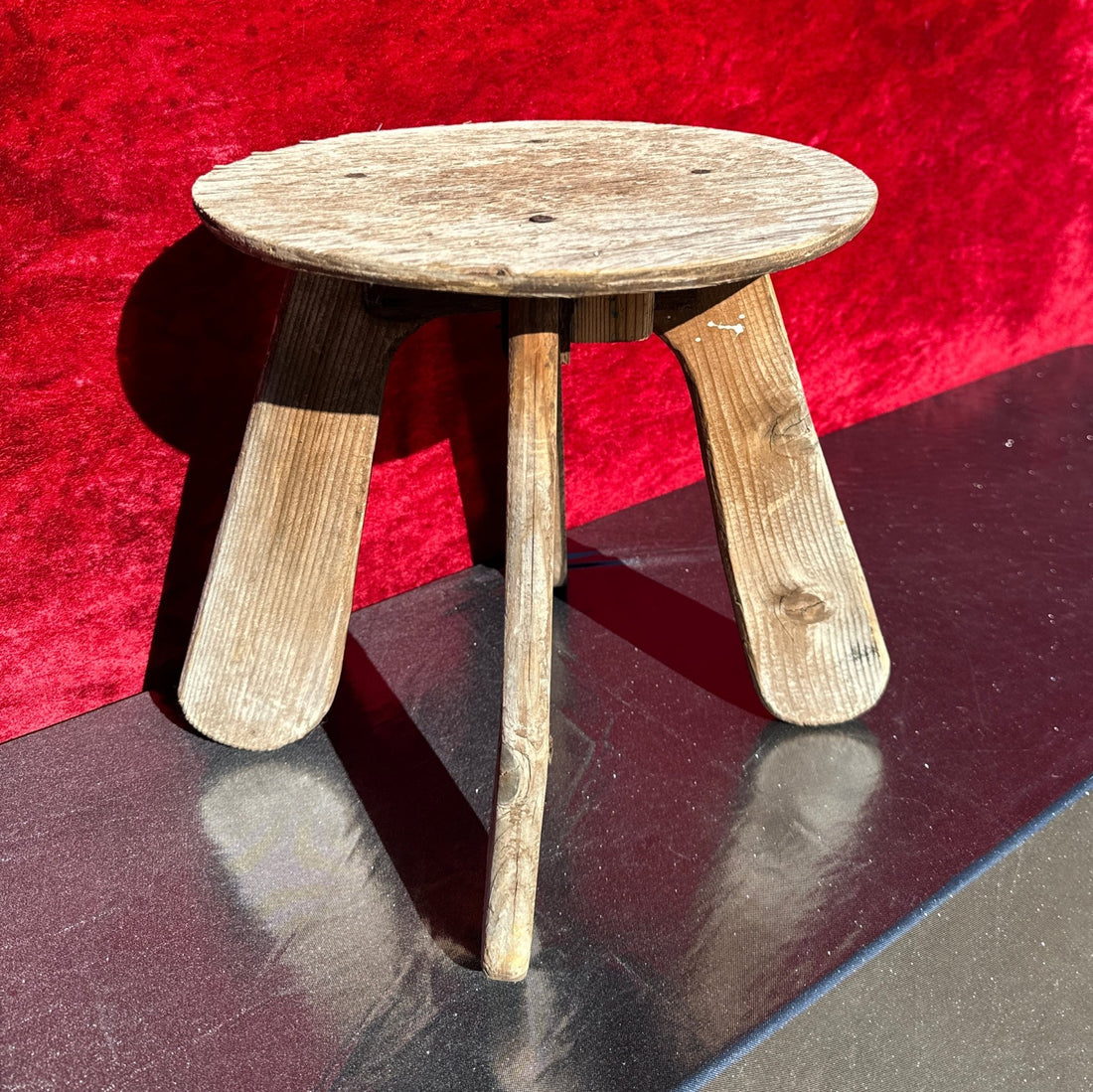 Primitive Pine Stool - Monte Visión