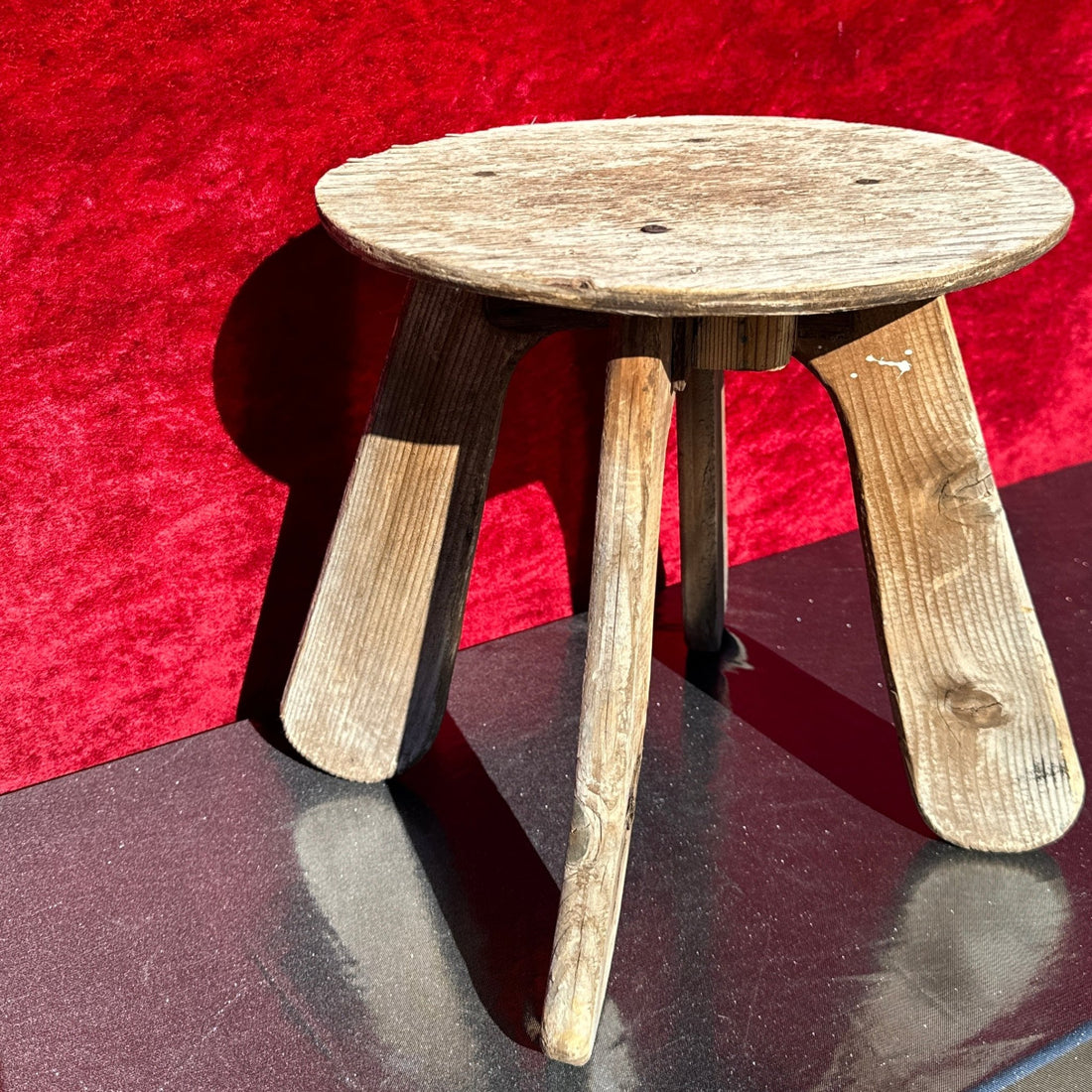 Primitive Pine Stool - Monte Visión