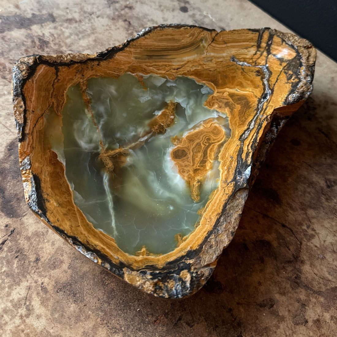 Raw Edge Green Onyx Slab Catchall - Monte Visión